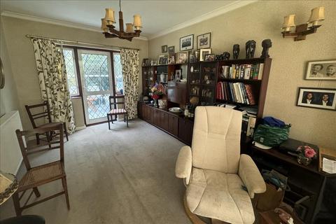 40 Queens Avenue, Feltham, TW13 7NU