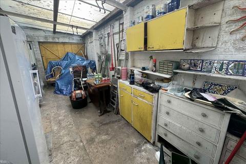 40 Queens Avenue, Feltham, TW13 7NU