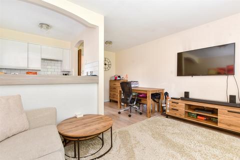 Flat 2, 2 Violet Close, Wallington, SM6 7HH