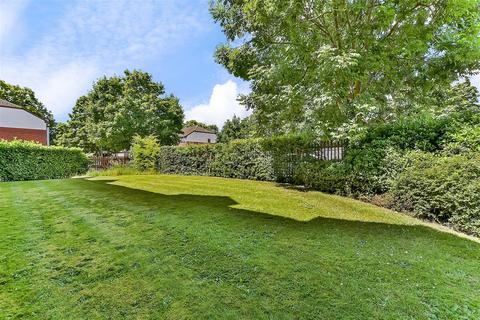 Flat 2, 2 Violet Close, Wallington, SM6 7HH