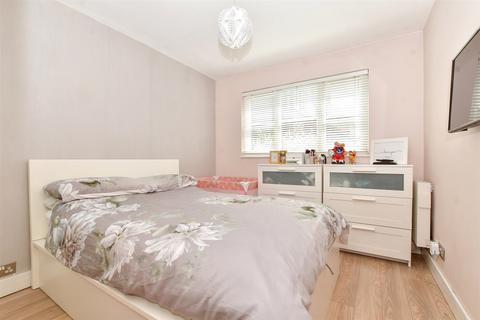 1 bedroom ground floor flat for sale, Violet Close, Wallington, Surrey