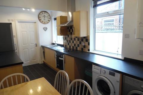 3 bedroom terraced house to rent, Bruce Street, St James