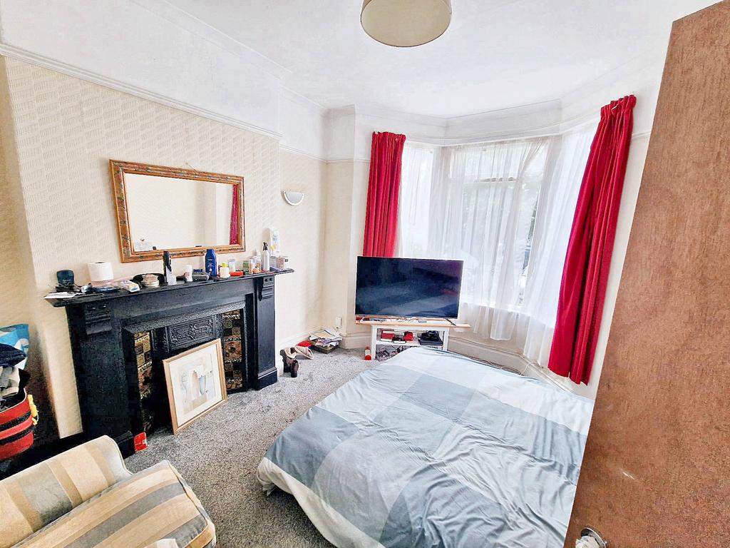 Arran Street, Cardiff CF24 3 bed terraced house to rent £1,250 pcm (£