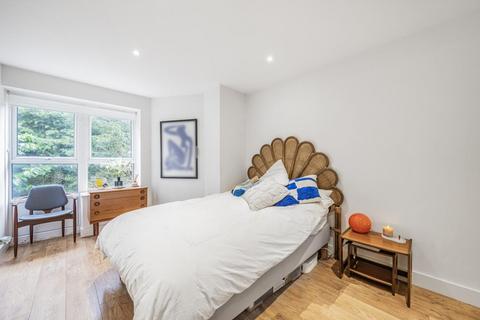 2 bedroom flat for sale, Ross Road, South Norwood
