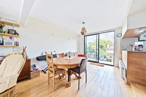 4 bedroom terraced house for sale, Torrington Gardens, London, N11