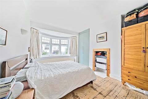 18 Torrington Gardens, London, N11 2AB