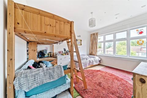 18 Torrington Gardens, London, N11 2AB
