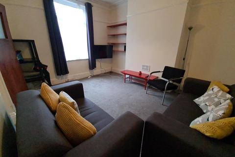 3 bedroom house to rent, Thornville Street, Leeds