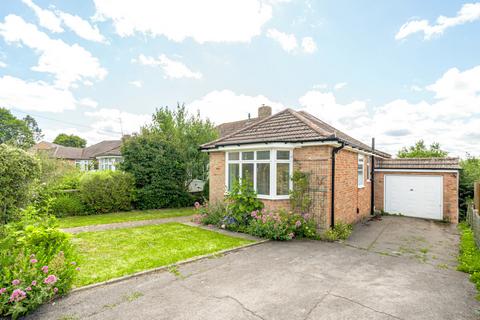 3 bedroom bungalow for sale, Mount Close, Bereweeke, Winchester, Hampshire, SO22