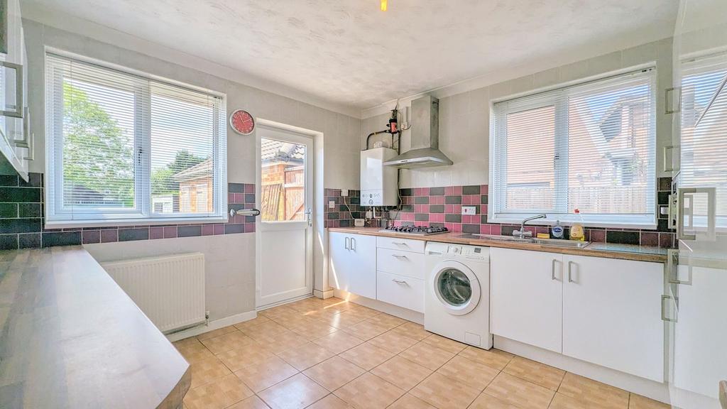Kitchen/ Breakfast Room