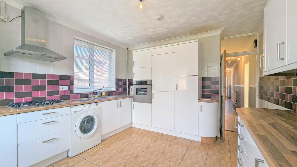 Kitchen/ Breakfast Room
