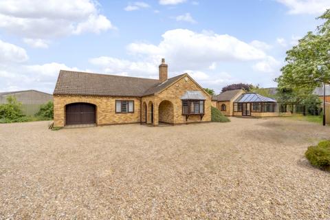 4 bedroom detached bungalow for sale, Reynard Street, Spilsby, Lincolnshire, PE23