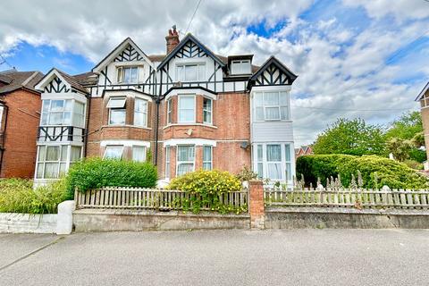 2 bedroom flat for sale, Chepbourne Road, Bexhill-on-Sea, TN40