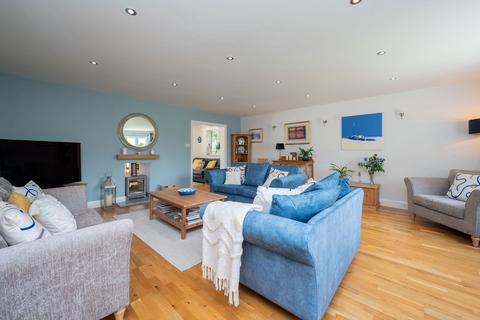 28a Warnham Road, Horsham, RH12 2QU
