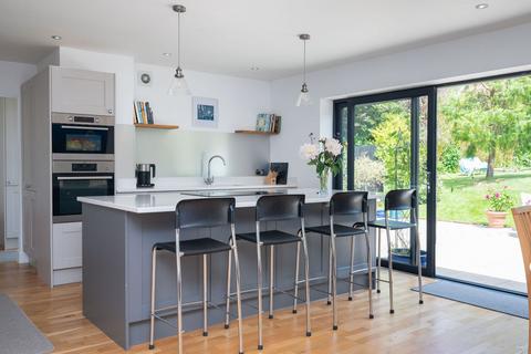 28a Warnham Road, Horsham, RH12 2QU