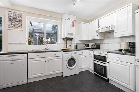 58 Warburton Road, Twickenham, TW2 6EP