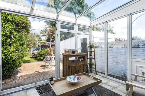 58 Warburton Road, Twickenham, TW2 6EP