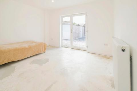 25 The Looms, Parkgate, Neston, CH64 6RE