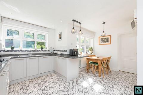 10 The Hedgerows, Wilnecote, Tamworth, B77 2NN