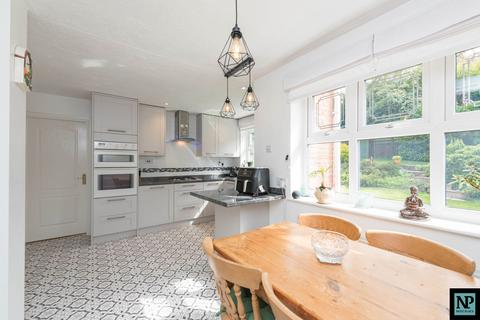 10 The Hedgerows, Wilnecote, Tamworth, B77 2NN