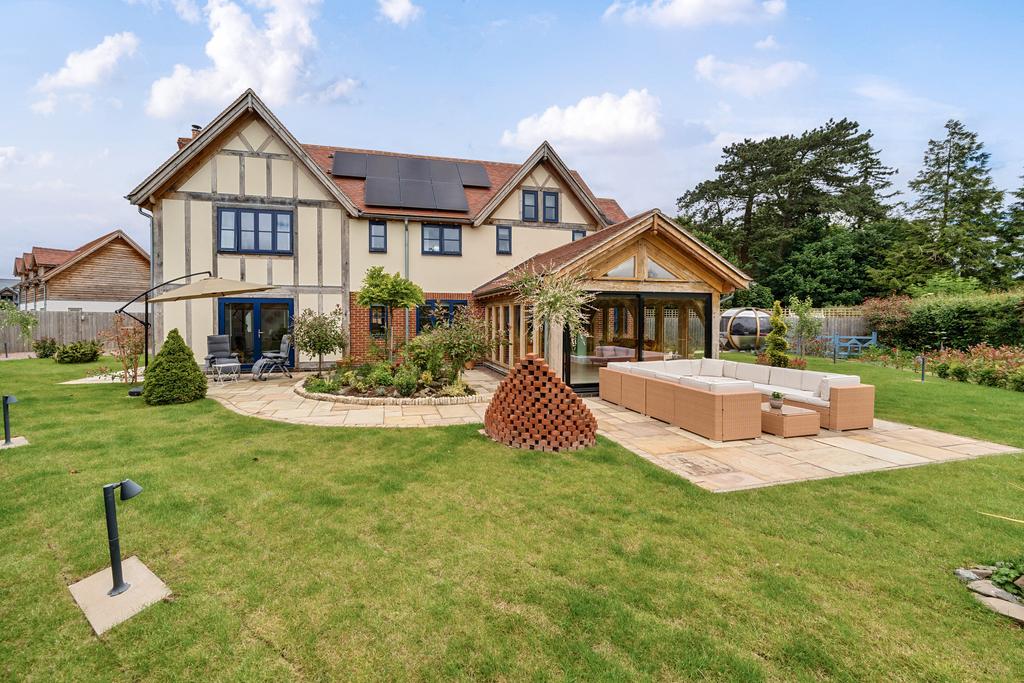 Lyonshall, Kington HR5 3 bed detached house for sale £790,000