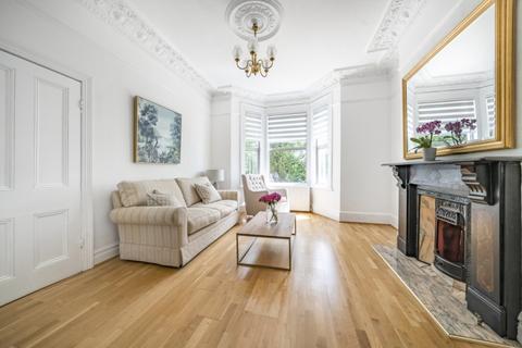 4 bedroom end of terrace house to rent, Alexandra Road London SW19