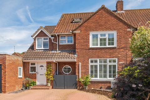 4 bedroom end of terrace house for sale, Clintons Green, Bracknell, Berkshire