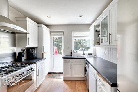 48 Ferguson Avenue, Romford, RM2 6RL