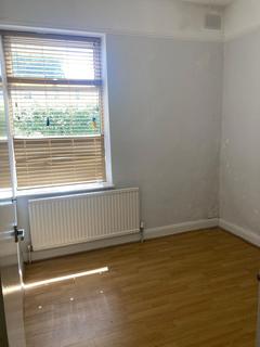 2 bedroom flat to rent, Coombe Road, Croydon CR0