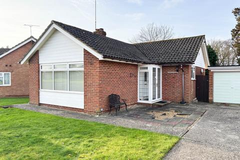 2 bedroom detached bungalow for sale, West Meads, Bognor Regis