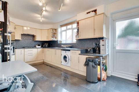 3 bedroom terraced house for sale, Appleby Green, Romford