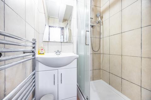 2 bedroom flat for sale, Chiltern Road, London E3