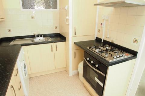 2 bedroom apartment for sale, High Moor Court, High Moor Avenue, Leeds