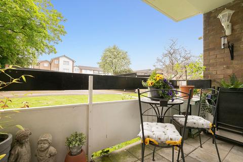 40 Cedar Court, Epping, CM16 4HL