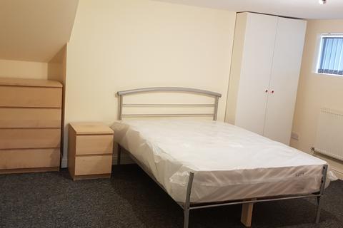 7 bedroom flat to rent, Davenport Avenue, Manchester M20