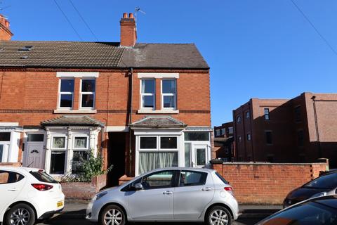 3 bedroom end of terrace house to rent, Heathcoat Street, Loughborough, LE11