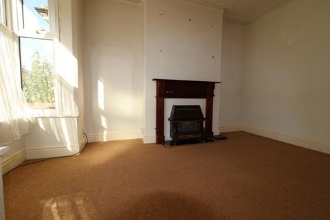 3 bedroom end of terrace house to rent, Heathcoat Street, Loughborough, LE11