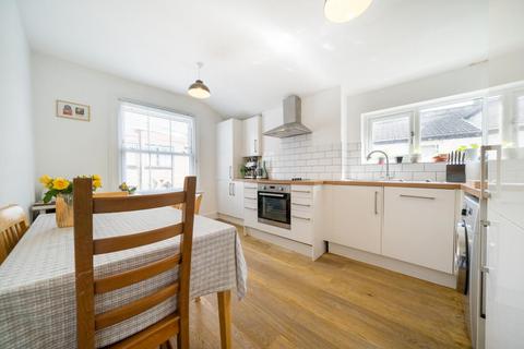 2 bedroom flat for sale, Vanderbilt Road, Earlsfield