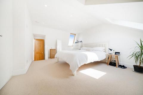 2 bedroom flat for sale, Vanderbilt Road, Earlsfield