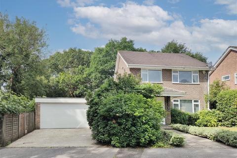 20 Bepton Close, Midhurst, GU29 9QR