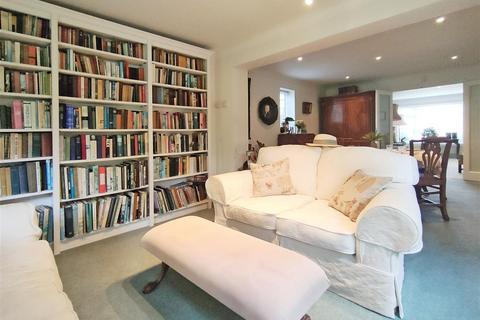 20 Bepton Close, Midhurst, GU29 9QR