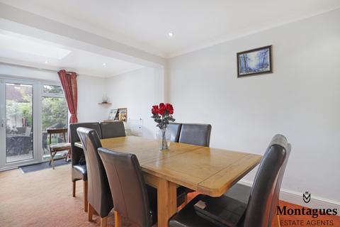 4 bedroom house for sale, Barnfield, Epping, CM16