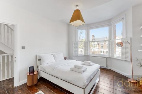 3 bedroom flat for sale, Furness Road, Kensal Green, London, NW10