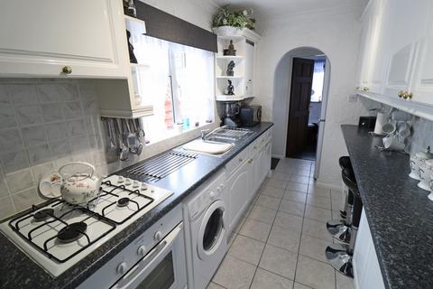 2 bedroom terraced house for sale, Gipsy Lane, Grays RM17