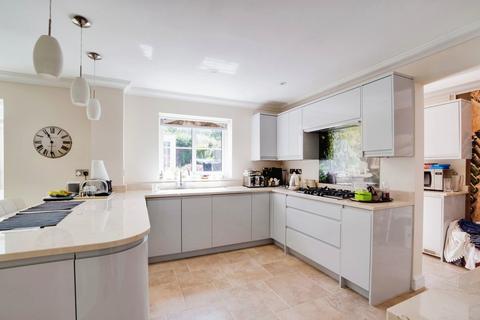 4 bedroom detached house for sale, Wisbech Way, Lymington SO41