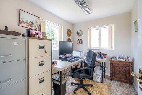 39 Berry Hill Crescent, Cirencester, GL7 2HF