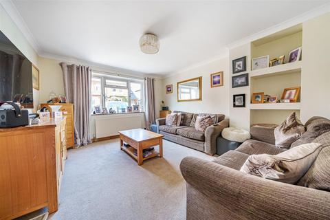 3 bedroom end of terrace house for sale, Meadow Walk, Tadworth KT20