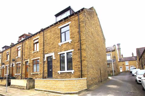 4 bedroom terraced house to rent, Leamington Street, BD9 4QZ