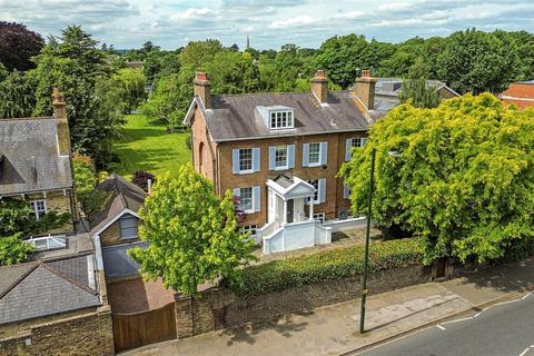 undefined, Hampton Court Road, East Molesey, Surrey, KT8