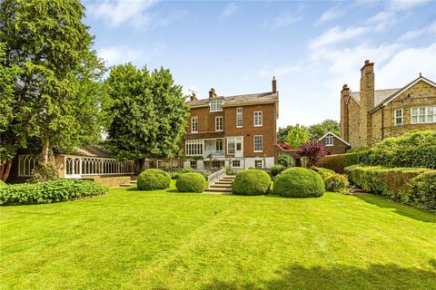 undefined, Hampton Court Road, East Molesey, Surrey, KT8